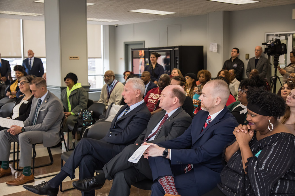 HUD AND LOCAL OFFICIALS KICK OFF ENVISION CENTER DEMONSTRA… Flickr