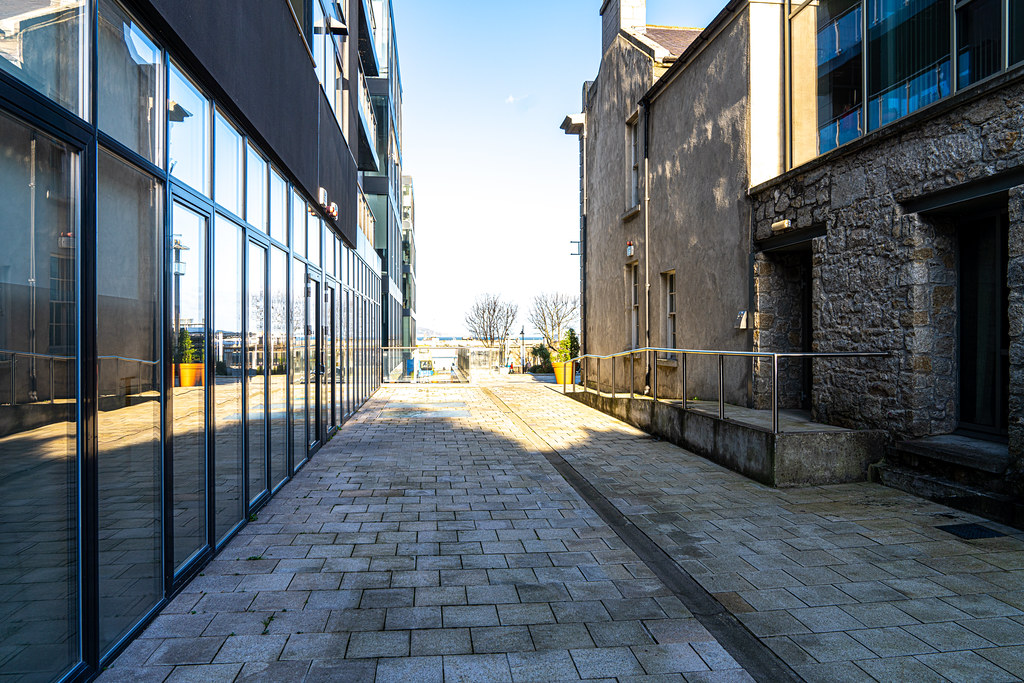 CROFTON ROAD AND THE NEW HARBOUR SQUARE COMPLEX [DUN LAOGHAIRE]159989