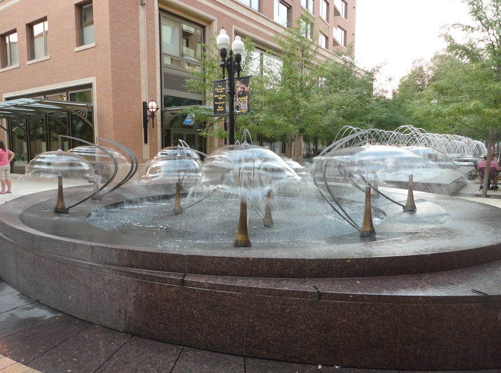Salt Lake City Fountain I saw this attractive fountain in … Flickr