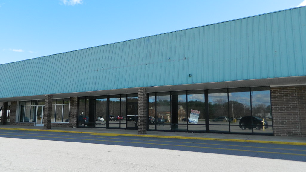 Advance Auto Parts (closed) a photo on Flickriver