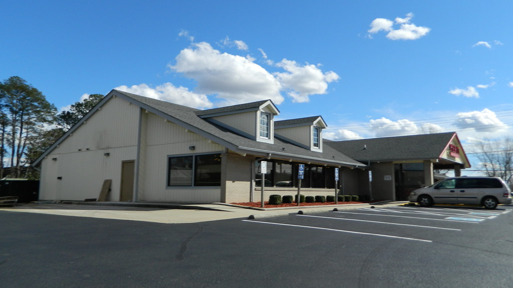 Pier 17 Seafood & Bar Pier 17 Seafood & Bar (7,444 square … Flickr