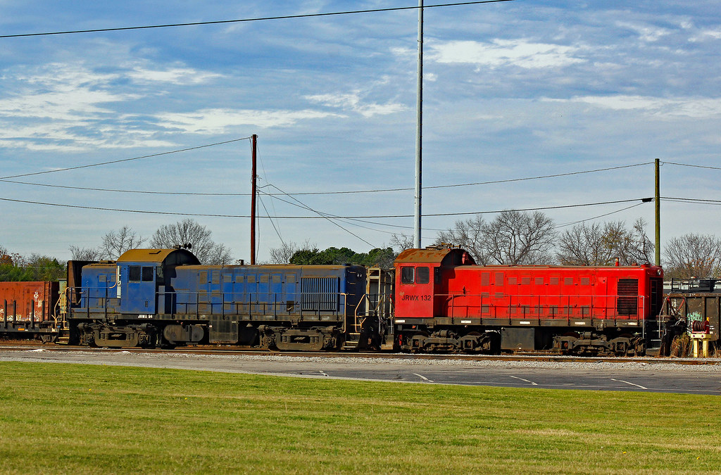 Johnson Railway Alcos in Cayce I spotted the two repowered… Flickr
