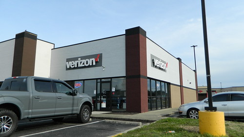 Verizon Verizon (2,000 square feet) 14344A Warwick
