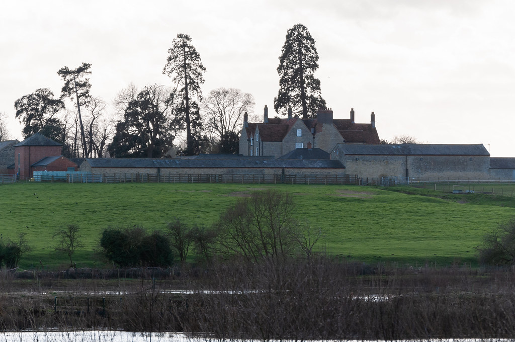 Manor Farm Court, Old Wolverton February 2020 Gary Walton Flickr