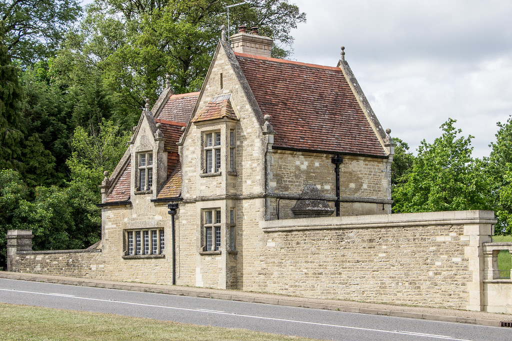 Avenue Lodges, Castle Ashby House, England Grade II listed… Flickr
