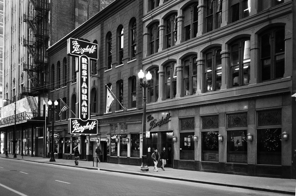 Landmark restaurants on Route 66 in Chicago Down the Road