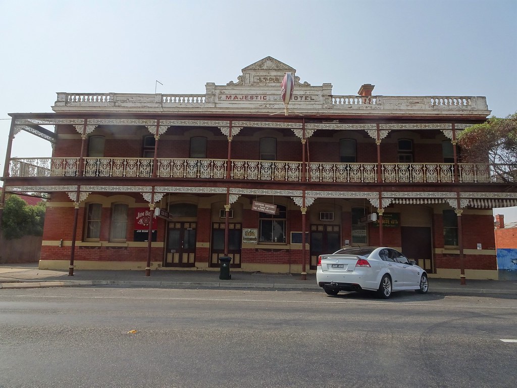 Minyip. The Magestic Hotel built in 1906. Fine caste iron … Flickr