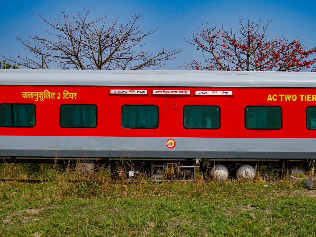 LHB Bagmati Express Beautiful Background + Shining LHB Coa… Flickr