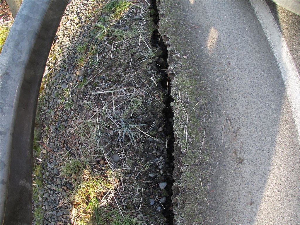 SR 203 landslide A slowmoving landslide on SR 203 at NE S… Flickr