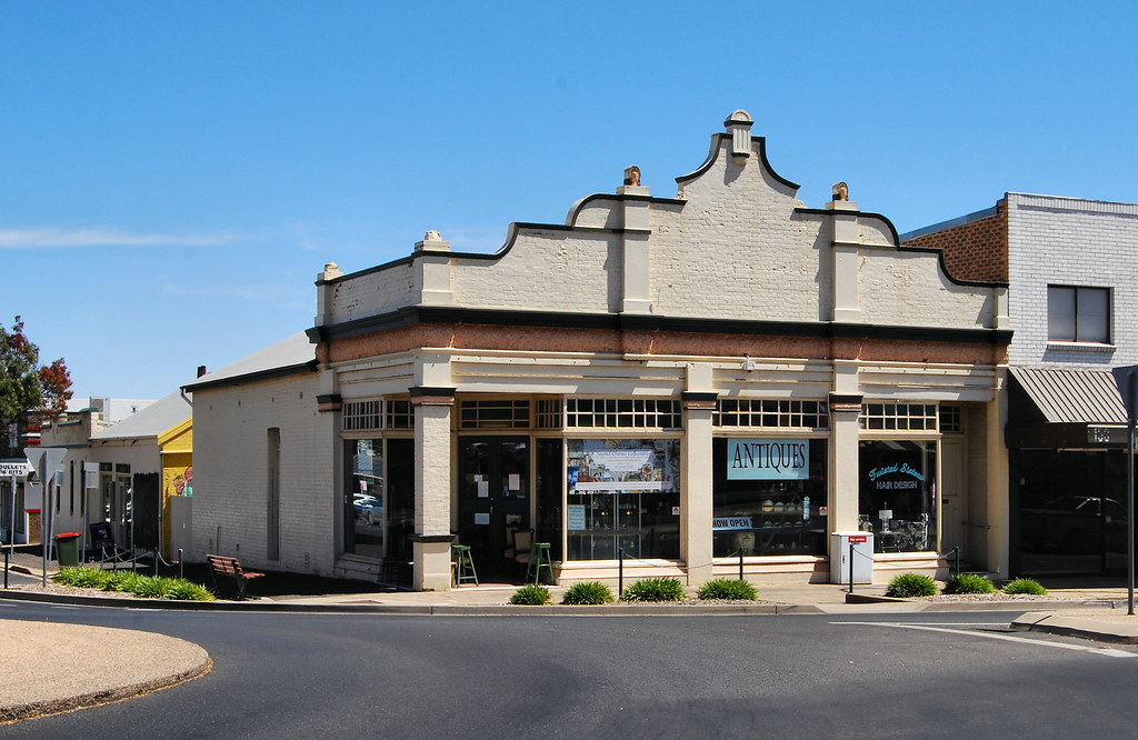 Antiques Shop, Orange, NSW. 149 Peisley St, Orange, NSW. Flickr