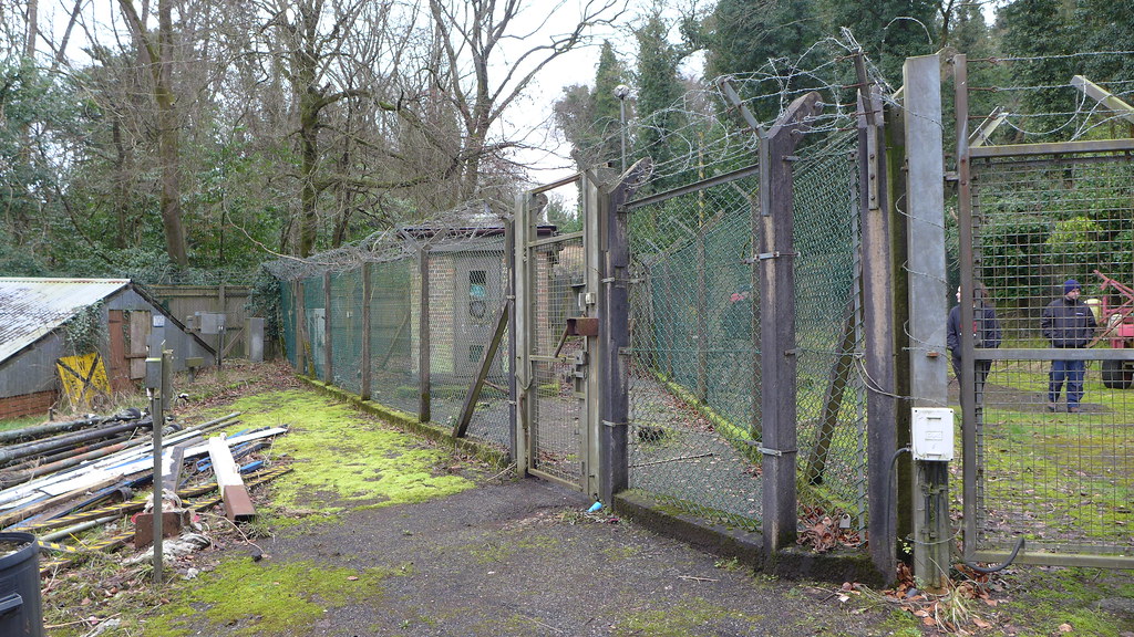 RAF Daws Hill US command bunker, High Main access … Flickr