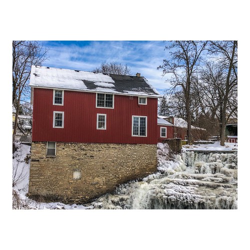 Honeoye Falls Honeoye Falls (/ˈhʌniɔɪ/ HUNeeoy)[2] is a … Flickr