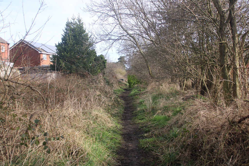 Old railway trackbed near Spark Lane, Mapplewell. (former … Flickr