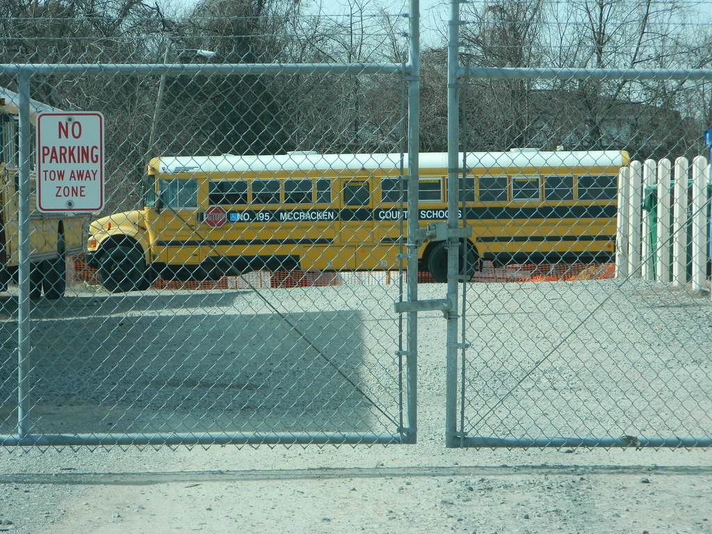 McCracken County Schools 195 Bus lot Paducah, KY Flickr