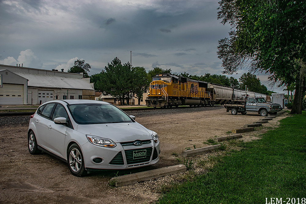 St. Marys, Kansas Fords of two different eras frame a west… Flickr