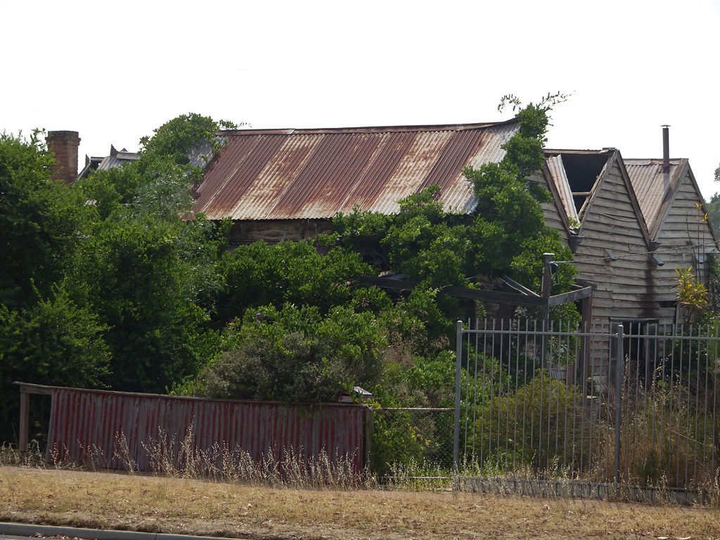 Rupanyup. Rust and ruin. Going cheap. Ruined house in the … Flickr