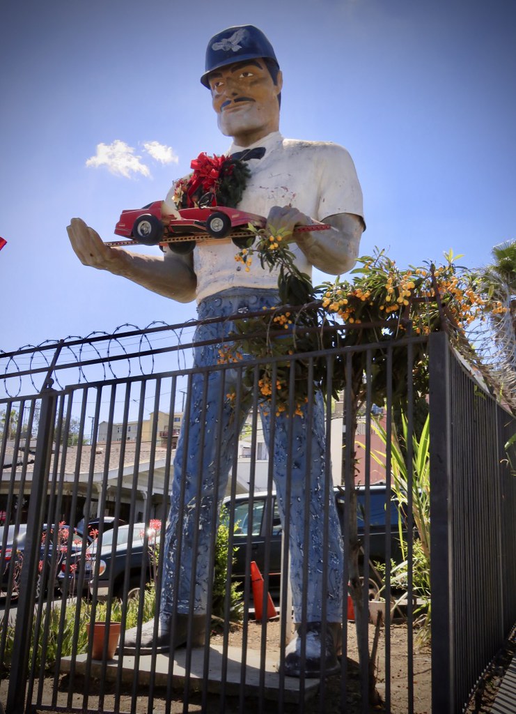 Muffler Man of City Terrace waltarrrrr Flickr