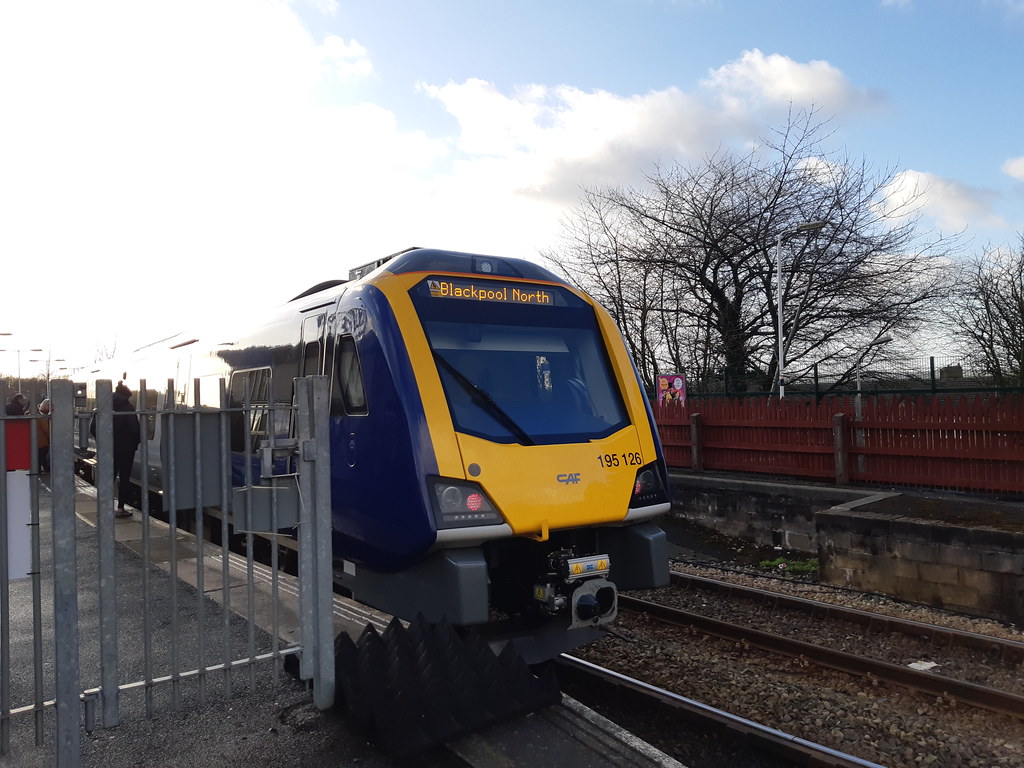 Northern Rail 195126 seen in Accrington Train Station 27/0… Flickr