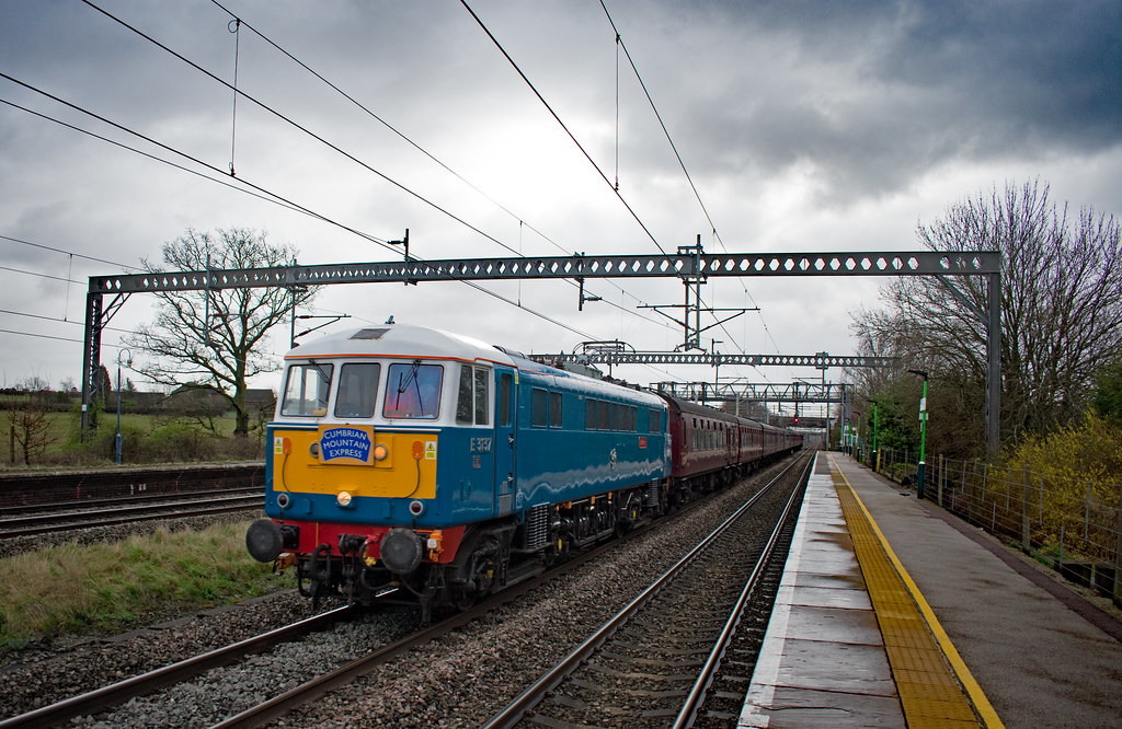 Polesworth can can 86259 'Peter Pan/Les Ross' passes what … Flickr