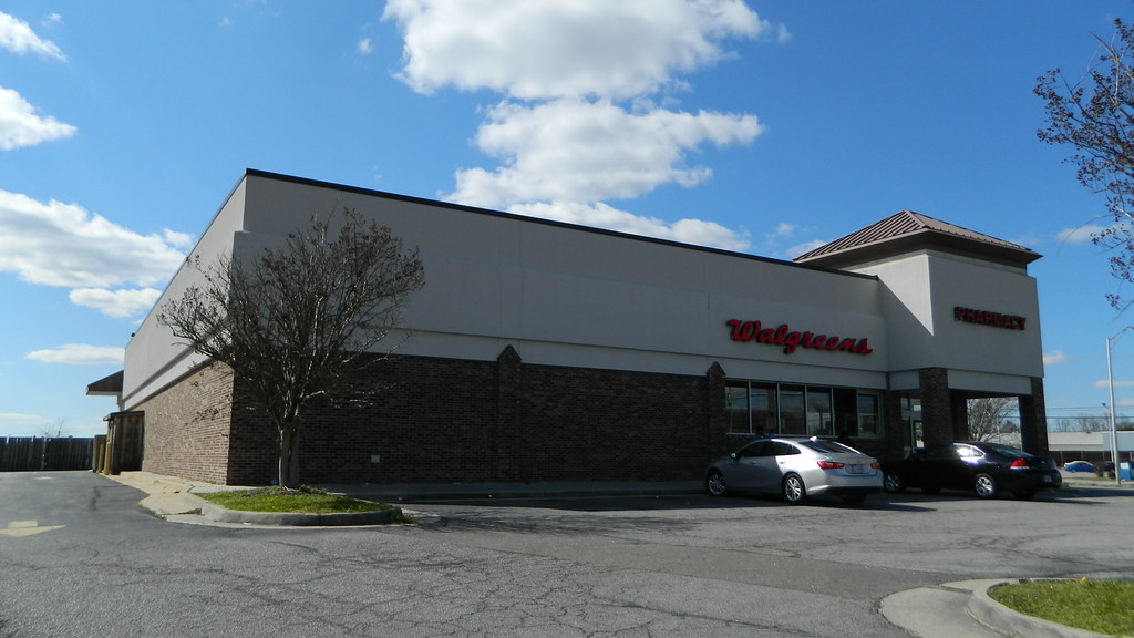 Walgreens Walgreens 11986 (10,064 square feet) 100 S Coll… Flickr