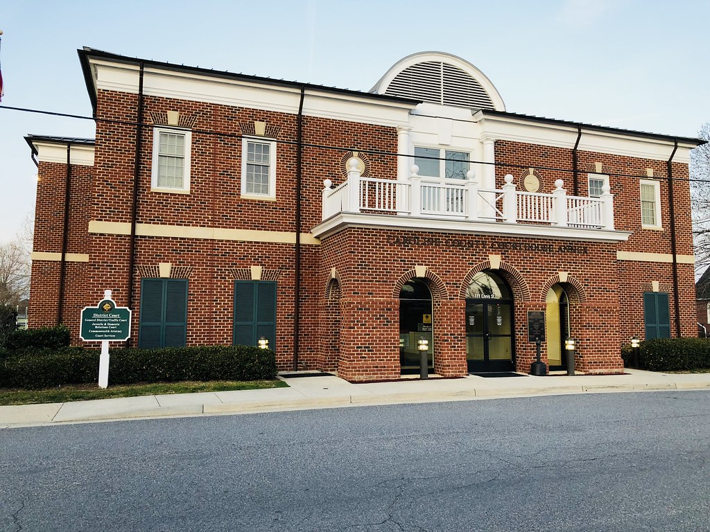Caroline County Courthouse Annex in Bowling Green, Virgini… Flickr