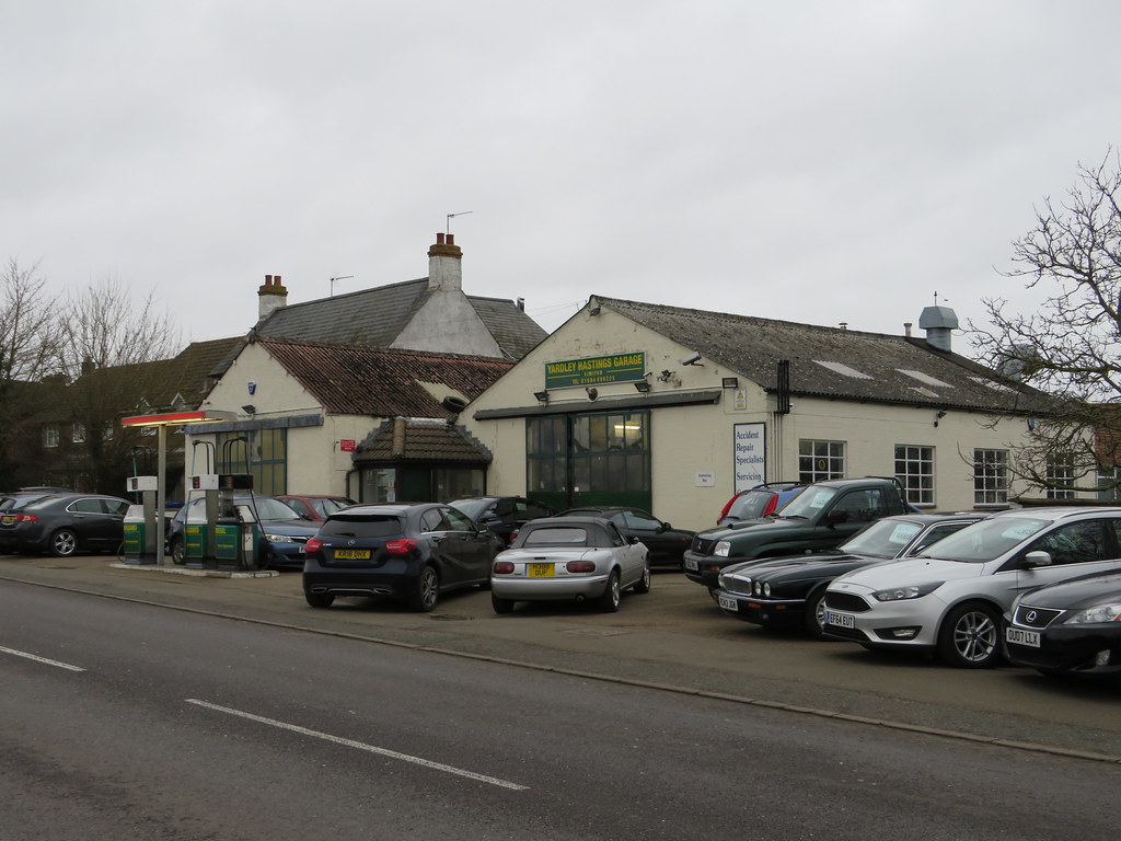Independent Yardley Hastings Garage, Yardley Hastings, A… Flickr