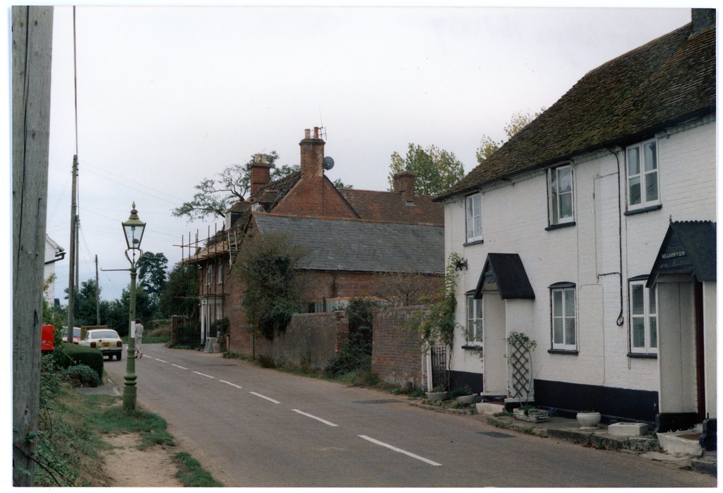 Little Mead and Meadow View, Throop Road, Throop, Bournemo… Flickr