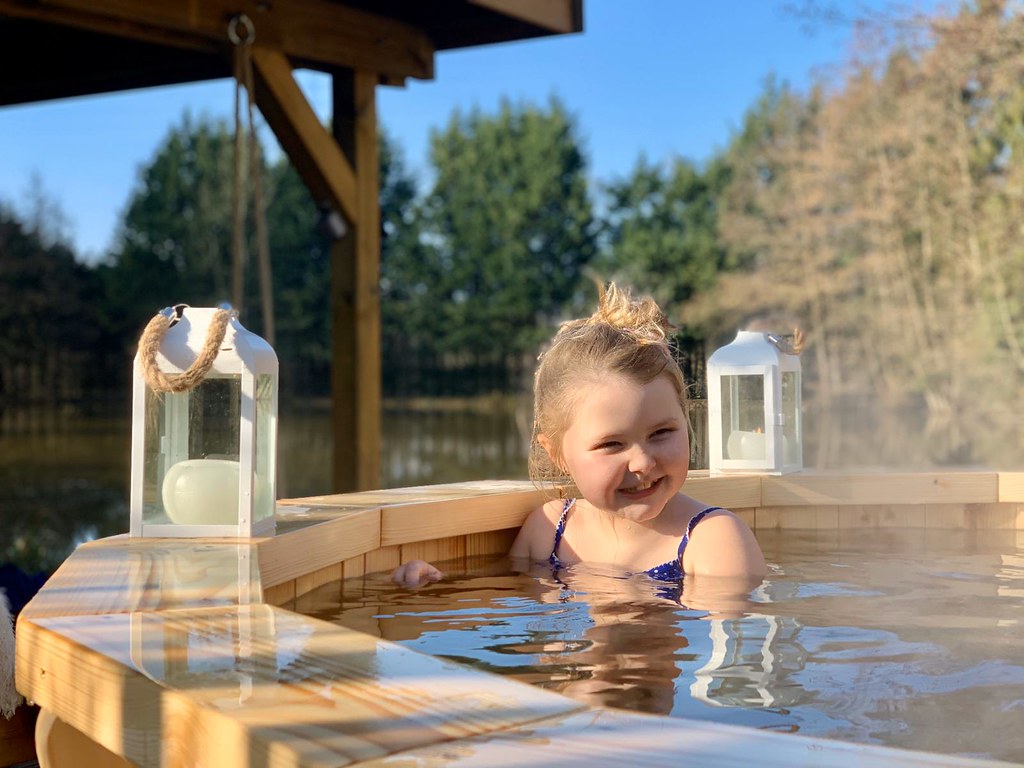 Etang Boréal Céline BOUILLE "Petit oiseau va sourire" Destination