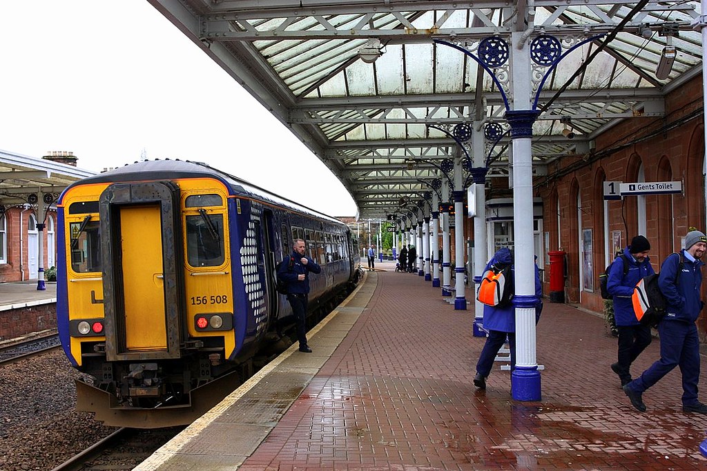Rush for the Bus at Dumfries a photo on Flickriver