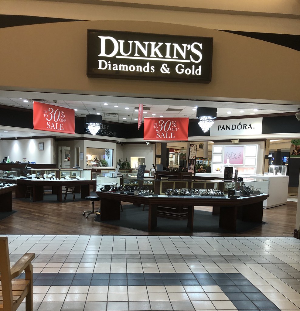 Dunkin's Diamonds & Gold New Towne Mall New Philadelphia, … Flickr