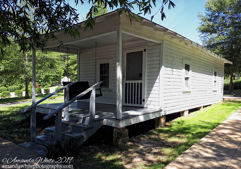 ELVIS'S CHILDHOOD HOME TUPELO Elvis Aaron Presley was bo… Flickr
