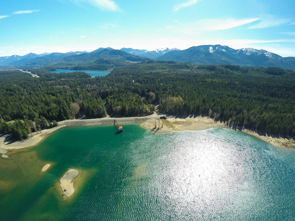 B33100783 GoPro aerial of Kachess Dam in Washington alon… Flickr