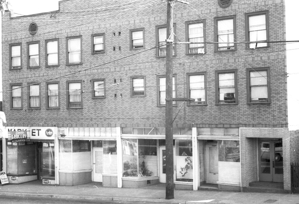 Ernie's Grocery and Harding Apartments, 1961 Located at 24… Flickr