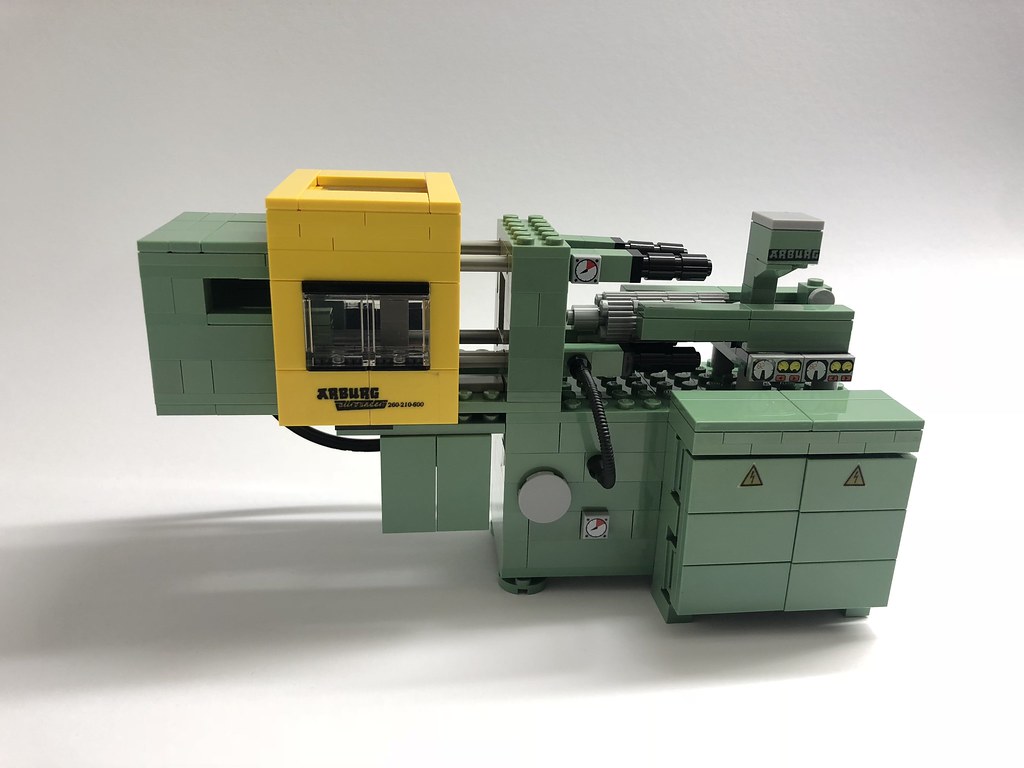 LEGO® Model (MOC) of a old injection molding machine. ARBURG Allrounder
