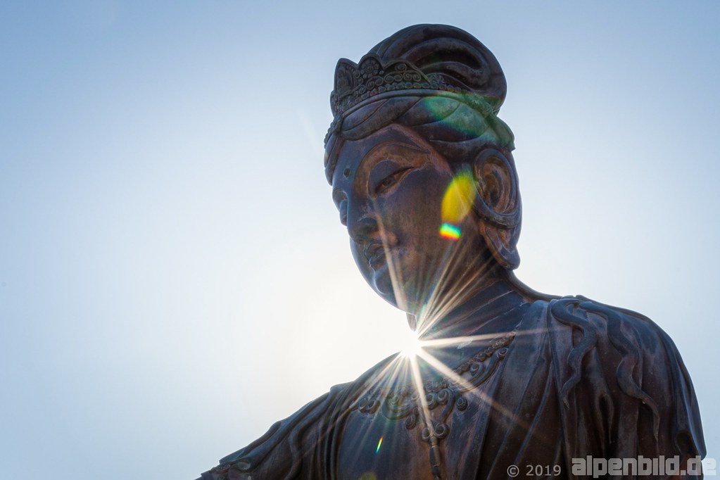 Buddha at Crescent Lake Temple Crescent Lake, Yueya Quan, … Flickr