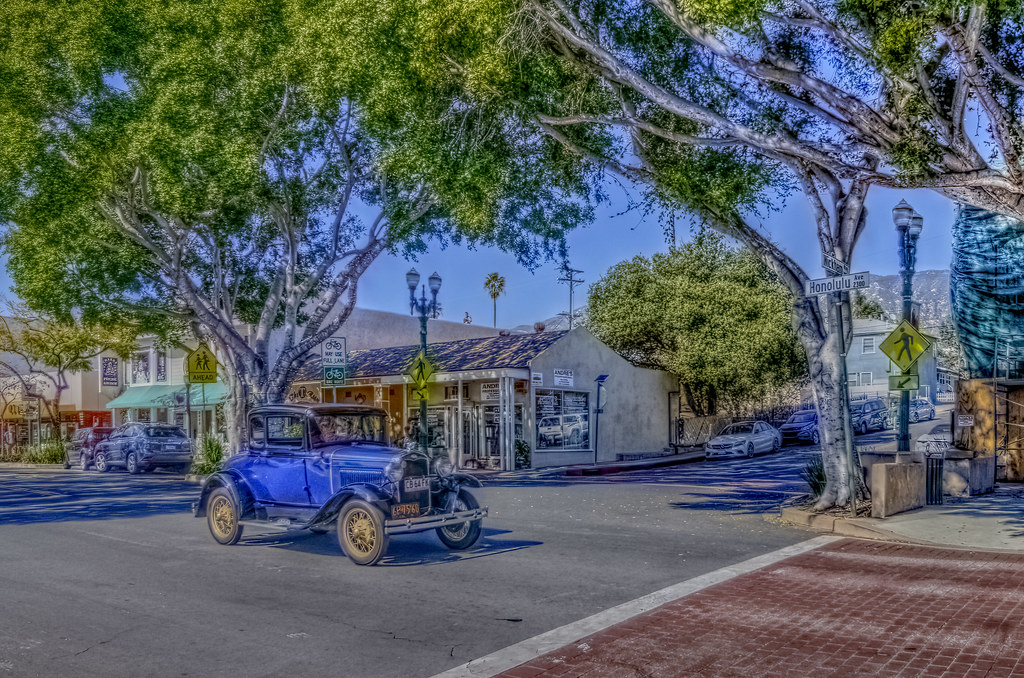 Saturday Drive Montrose Shopping District Glendale, CA 02… Flickr