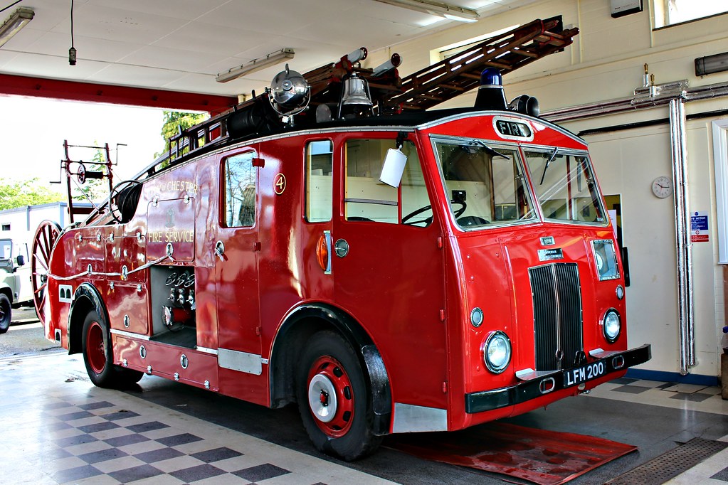 Chevron diecast metal replica refinery fire truck 1930 for Dennis fire