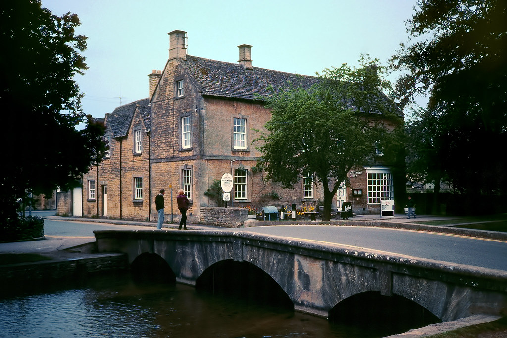 Brookside Hotel In 1984 The Brookside Hotel in Bourtonon… Flickr
