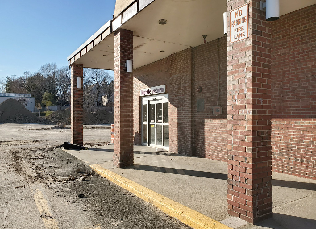 Stop & Shop in Darien Readies for Demolition Stop & Shop a… Flickr