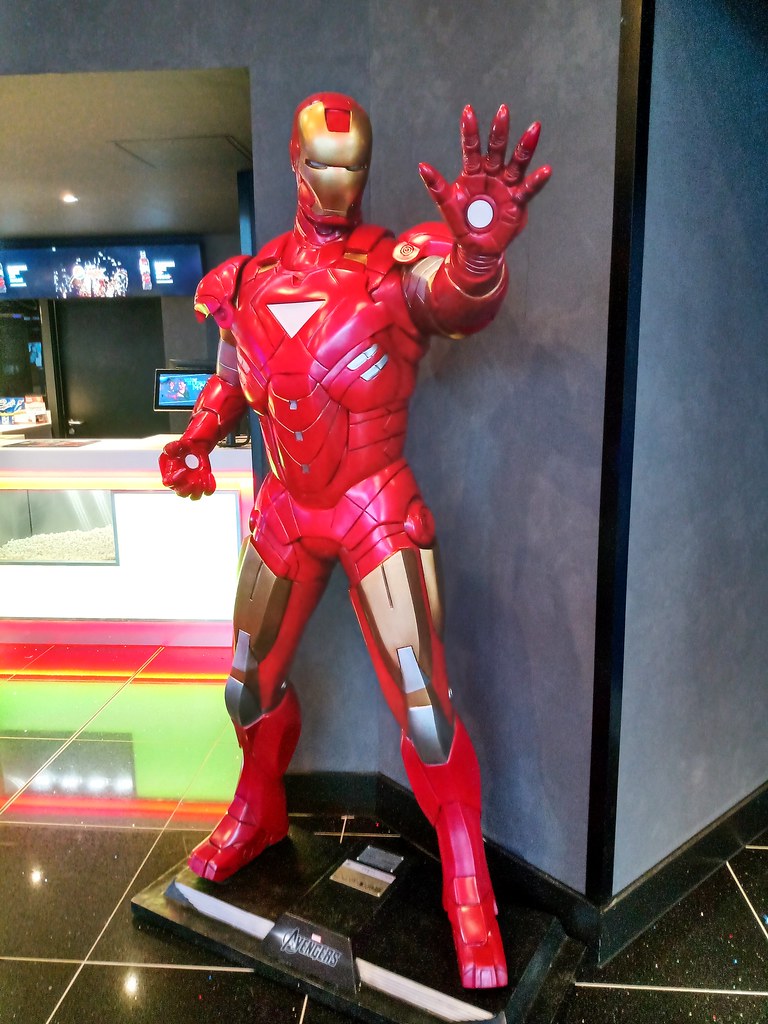 I Am Iron Man 01 Lifesized Iron Man statue in the Cinewor… Flickr
