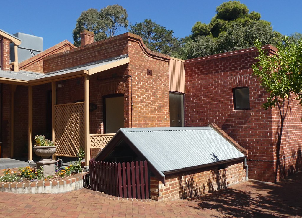 Novar Gardens, view of Cummins House with underground cell… Flickr
