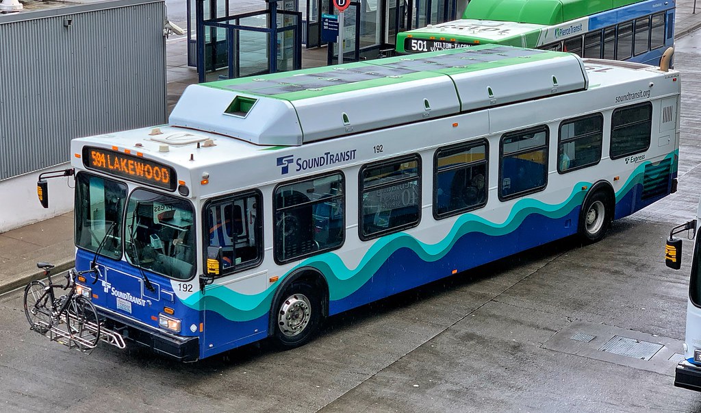 Pierce Transit 2004 New Flyer C40LF 192 (Sound Transit wra… Flickr