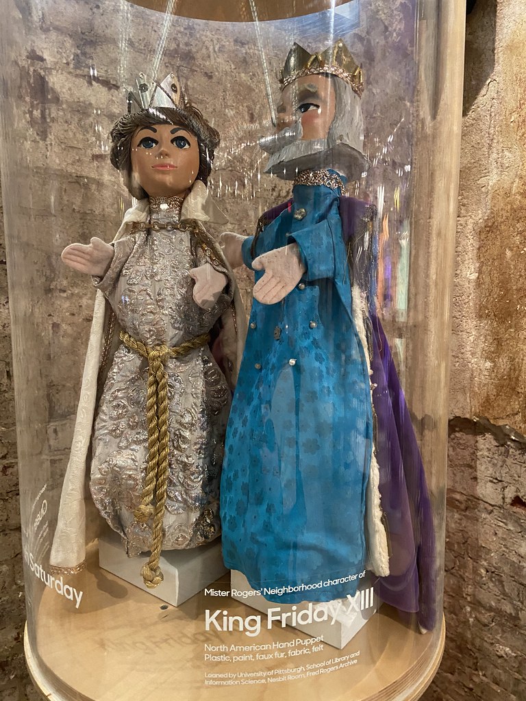 Queen Sarah Saturday and King Friday XIII Original puppets… Flickr