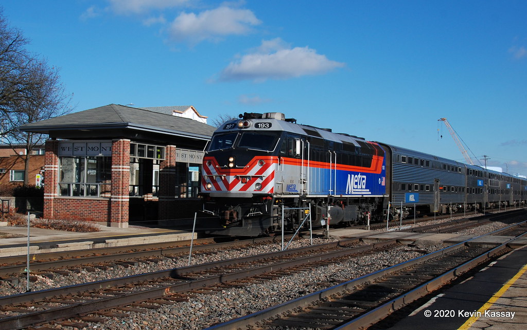 Metra 193 Westmont IL Rolling into the Westmont station on… Flickr