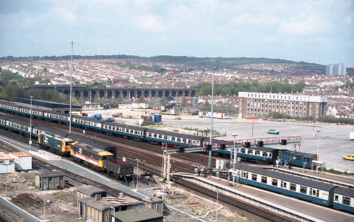 09005, 73001, 73142* n 09005 pulls into Brighton with the … Flickr