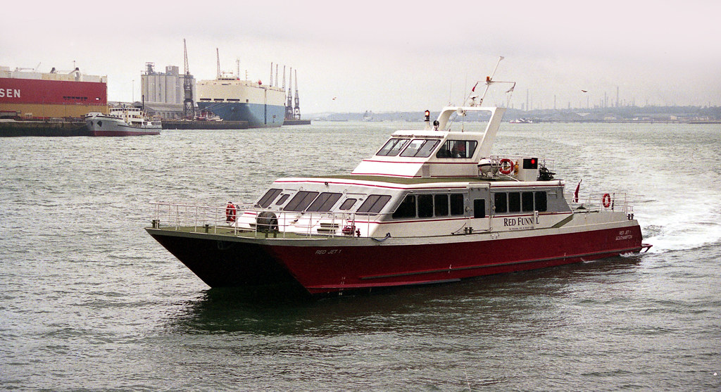 Red Funnel Ferries RED JET 1 (IMO 9001679 1991 168gt) Sou… Flickr