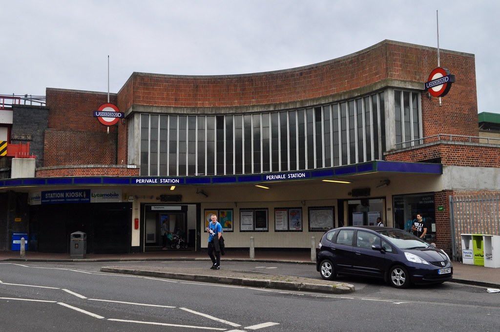 Perivale Station Perivale Station concave facade designed … Flickr