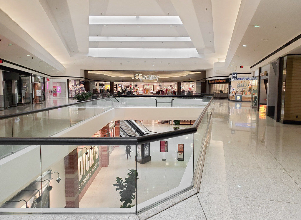 Oakland Mall Troy, MI The Caldor Rainbow Flickr