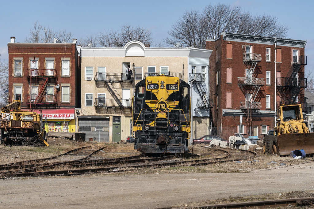 The Last Erie Colors in Dundee Yard Dundee Yard looked str… Flickr