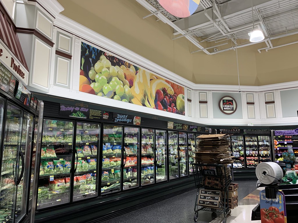 Harris Teeter interior Harris Teeter 320 (52,610 square f… Flickr